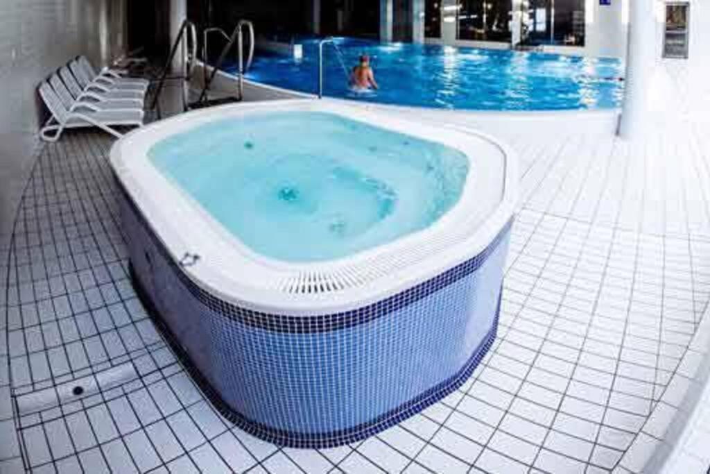 קרקוב Premium Apartment For Old Town & Jewish Quarter - Balcony Plus Pool Onsite מראה חיצוני תמונה